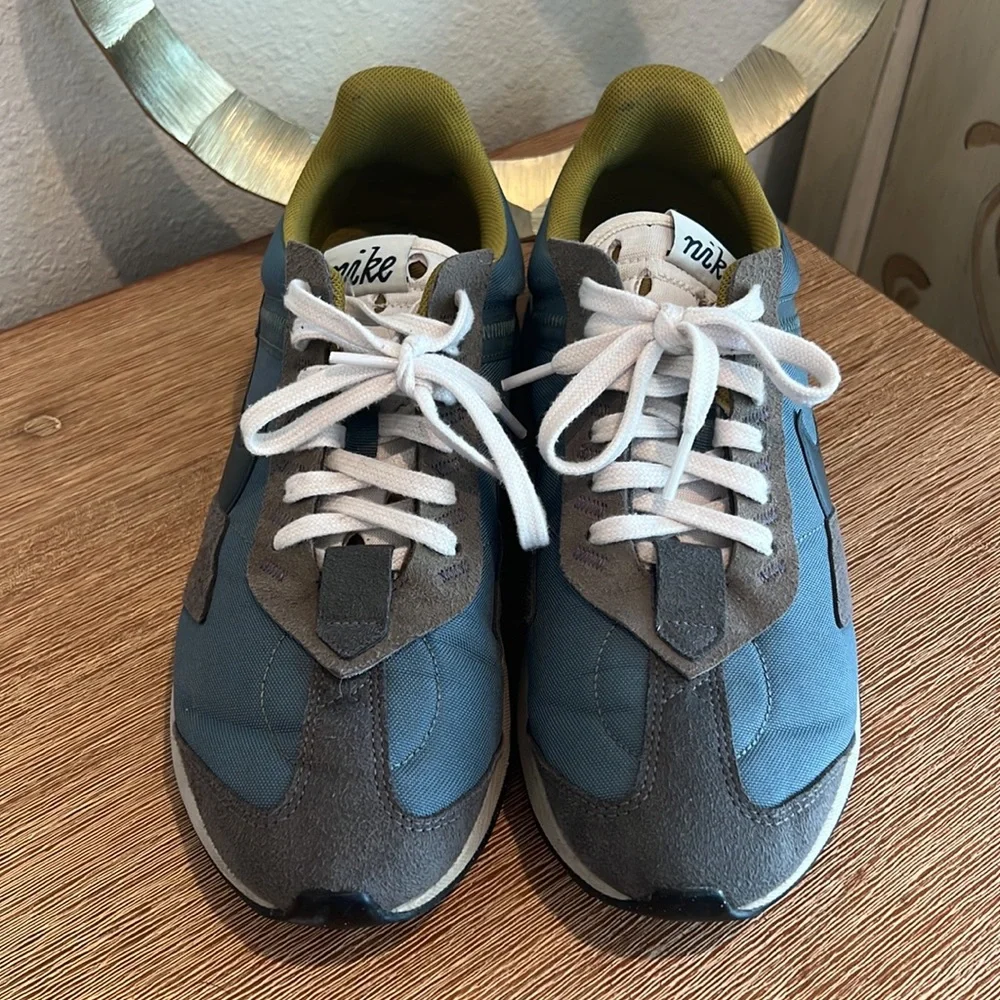 Nike Men's Athletic Sneakers Gray Blue Olive with White Laces